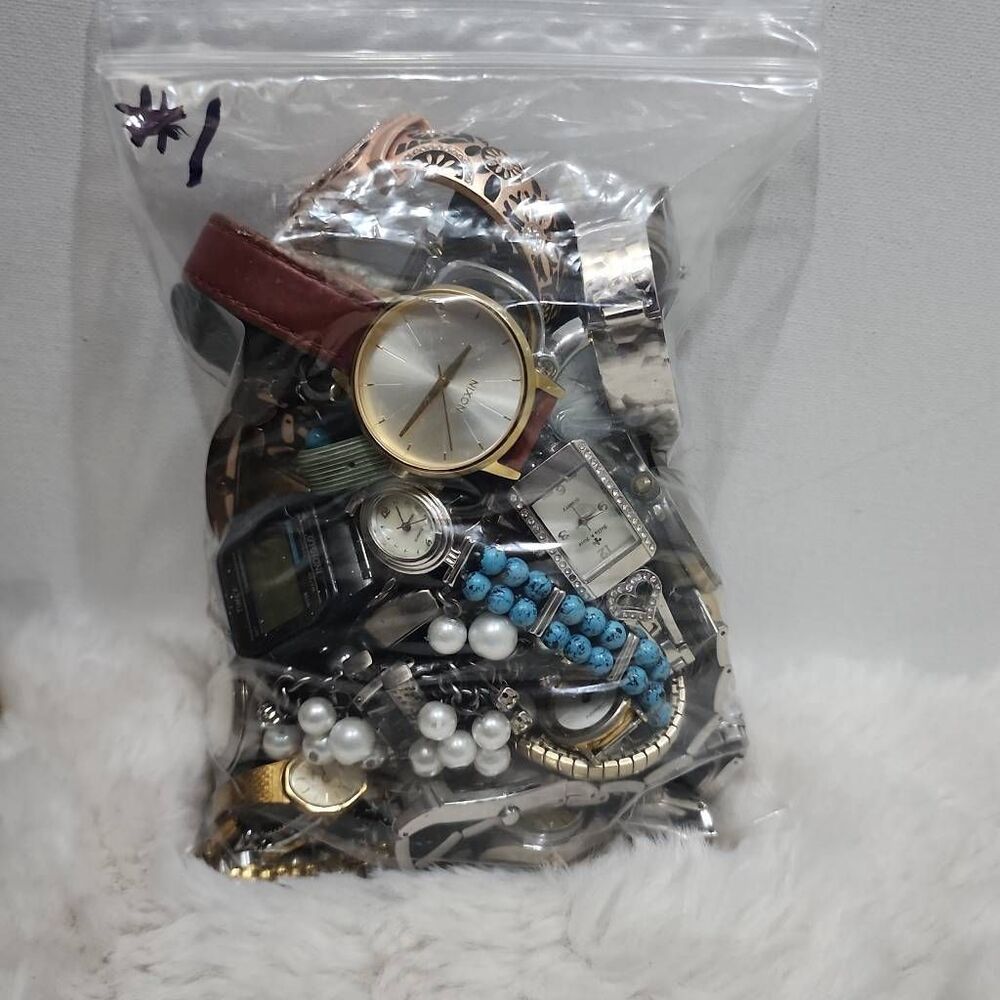 Mixed Watches grab bag 2.5 lbs +